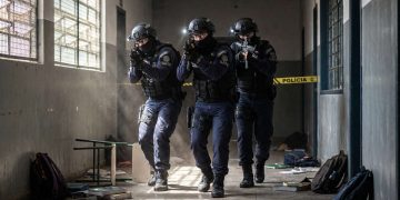 Ataques Ativos em Ambientes Escolares: Decisão Humana, Não Linearidade e Redução de Mortes Evitáveis