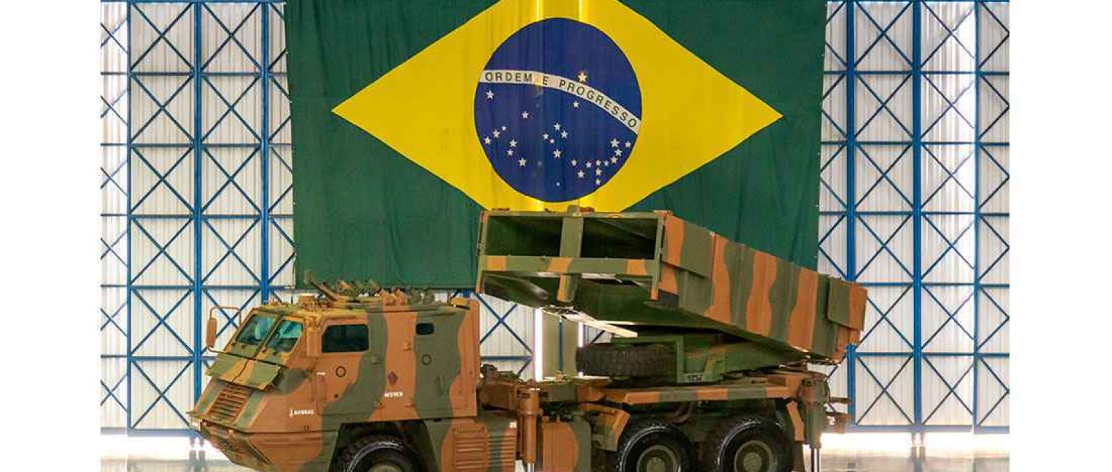 Viatura lançadora do sistema Astros, da AVIBRAS (Albert Caballé Marimón/VG).