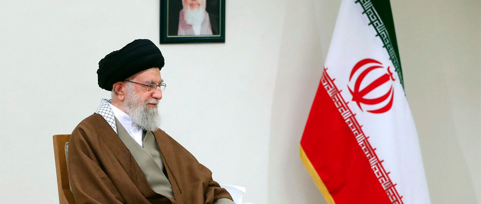 Seyyed Ali Khamenei, líder da República Islâmica do Irã (khamenei.ir).