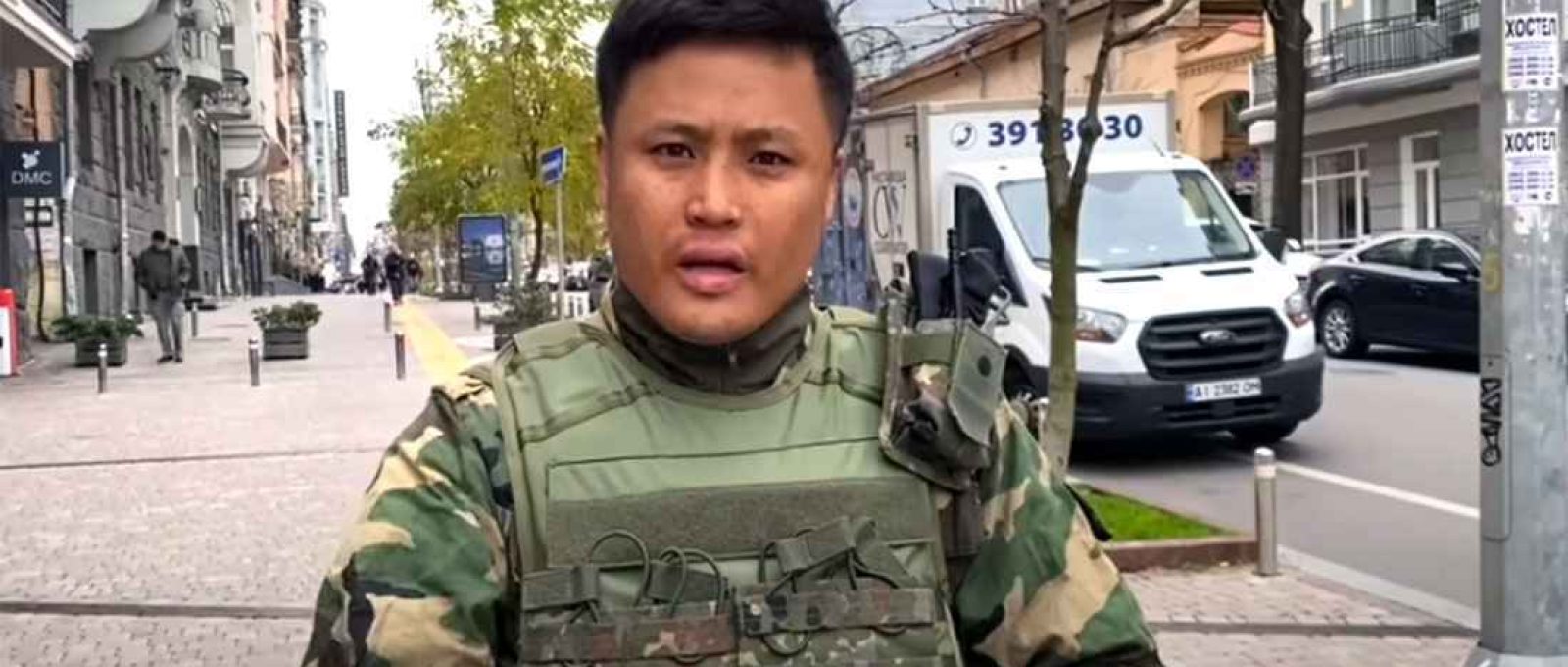 Almaz Koudabek Uulu, do Batalhão Turan (Screenshot do canal BASE no YouTube).