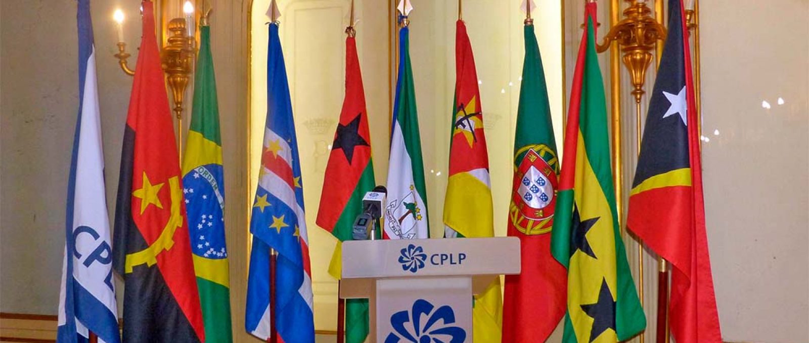 Bandeiras dos Estados-membros da CPLP (João Carlos/DW).