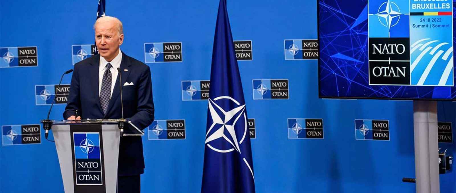 O presidente dos EUA, Joe Biden, fala na cúpula da OTAN em Bruxelas (Gints Ivuskans/Shutterstock).