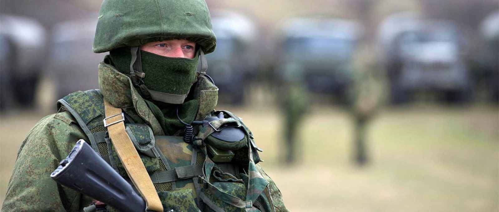 Soldado russo na Crimeia (Foto: Stephen Foote/Alamy).