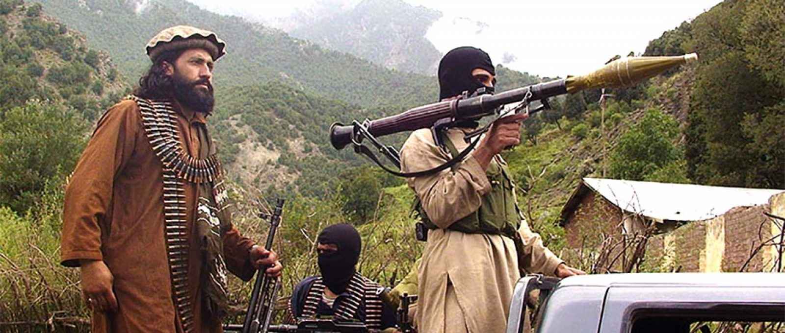 Militantes do Talibã (Foto: Ishtiaq Mahsud/AP).