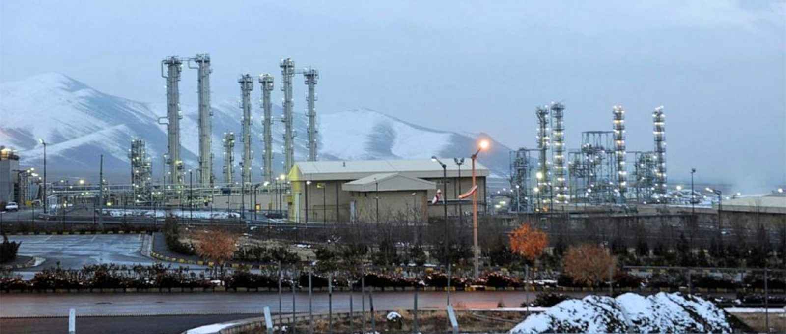 Instalações nucleares de água pesada de Arak, perto de Teerã (Foto: Hamid Foroutan/AP).
