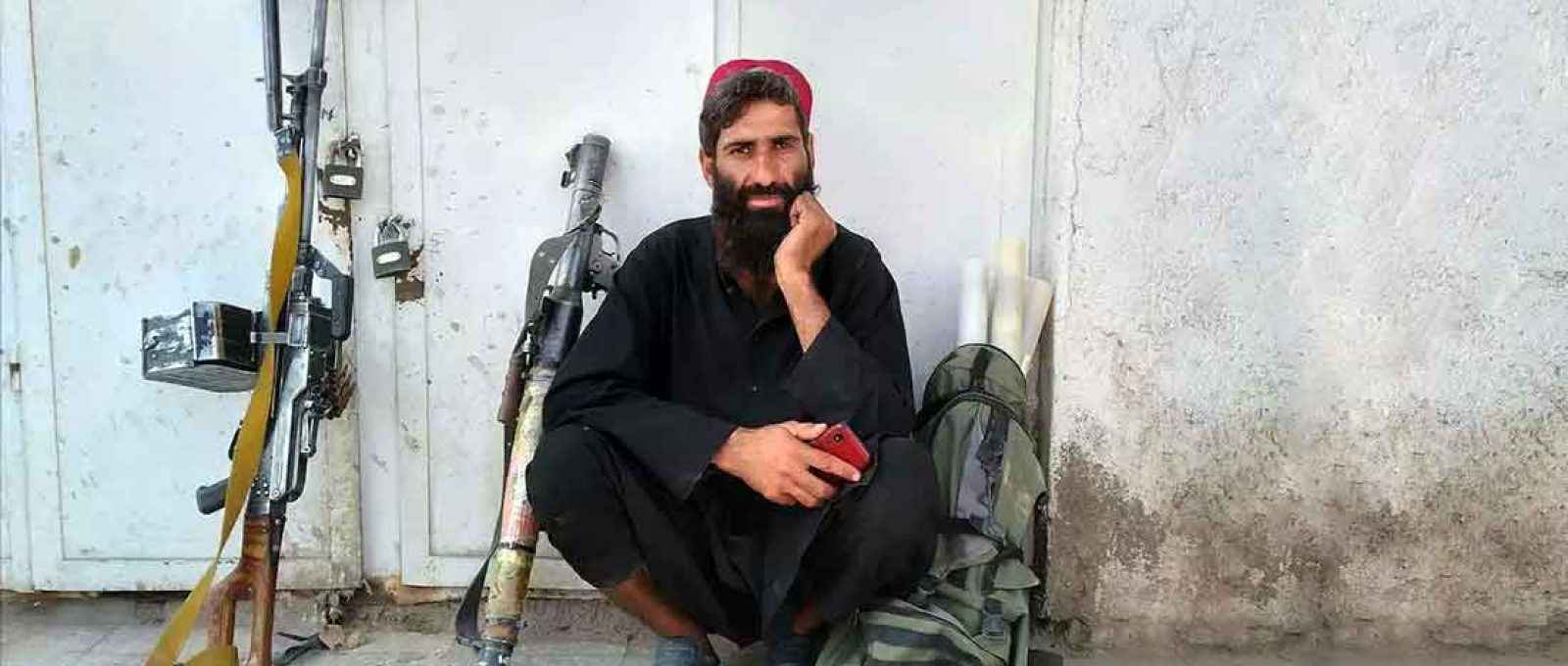 Combatente do Talibã na cidade de Farah, capital da província de Farah, a sudoeste de Cabul, Afeganistão, na quarta-feira, 11 de agosto de 2021 (Foto: Economic Times).