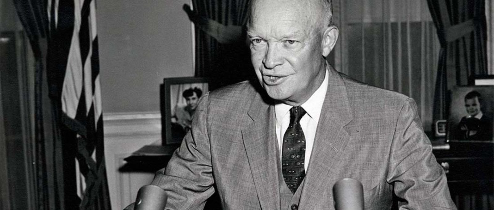 O presidente americano Dwight D. Eisenhower (U.S. National Archives).