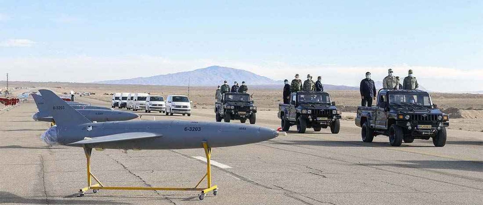Exercício com veículos aéreos não tripulados (UAV) realizado pelo exército iraniano em Semnan, Irã, em 5 de janeiro de 2021 (Exército iraniano/Anadolu via Getty Images).