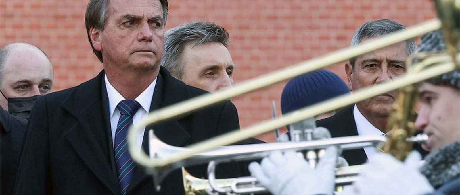 O presidente Jair Bolsonaro participa da cerimônia de aposição de flores no Túmulo do Soldado Desconhecido, em Moscou, Rússia (Sergei Karpukhin/Tass).