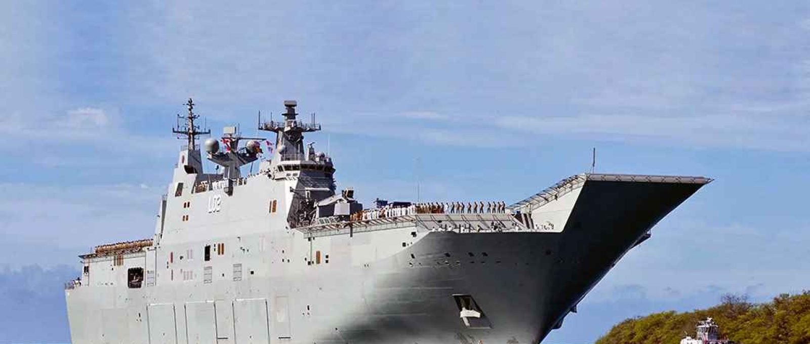 O HMAS Canberra, da Marinha Real Australiana, durante exercícios no Pacífico (US Navy).