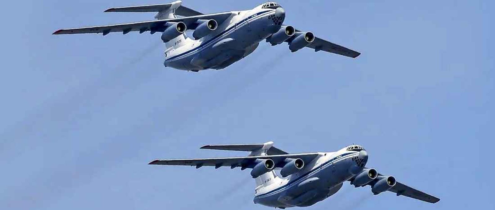Aeronaves russas Ilyushin Il-76MD como as que teriam pousado em Teerã com dinheiro e equipamentos ocidentais, de acordo com informações da Sky News (Sefa Karacan/Agência Anadolu via Getty Images).