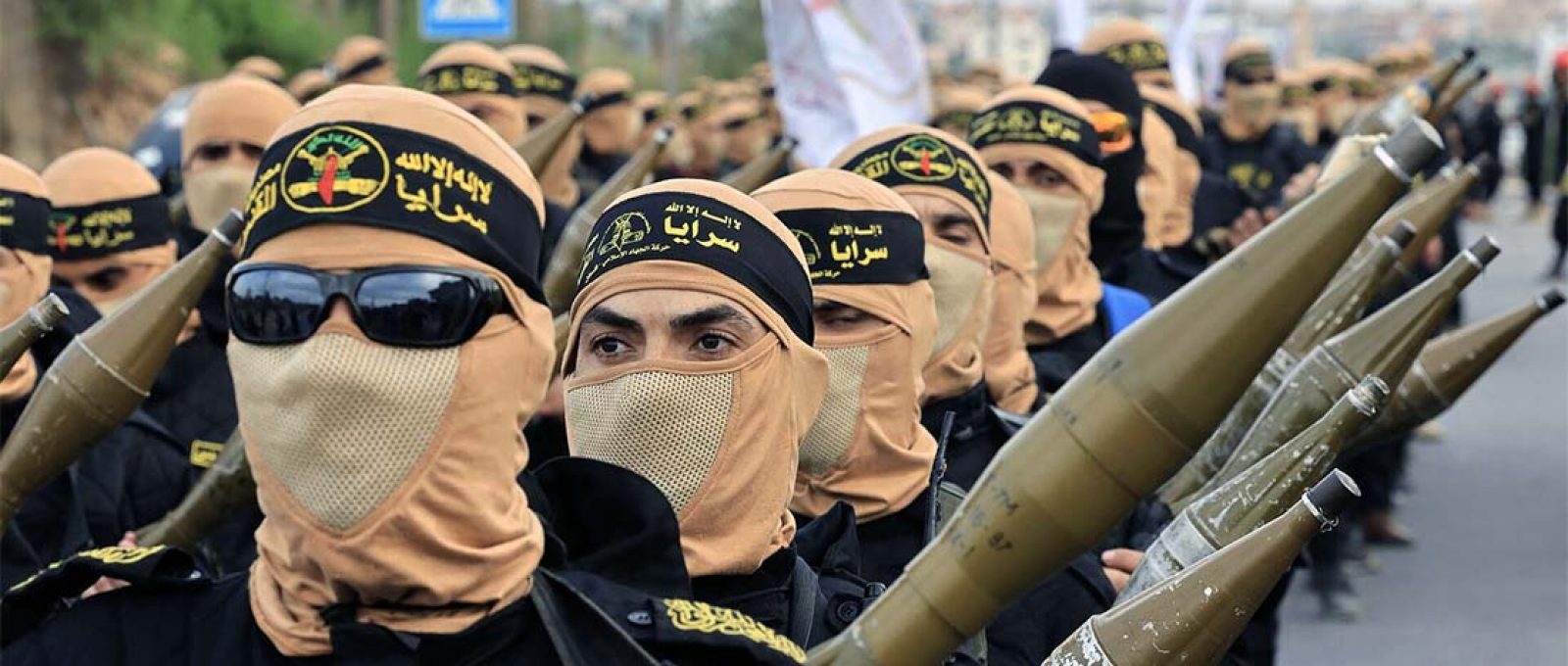 Membros da Jihad Islâmica Palestina marcham em Gaza (Mahmud Hams/AFP).