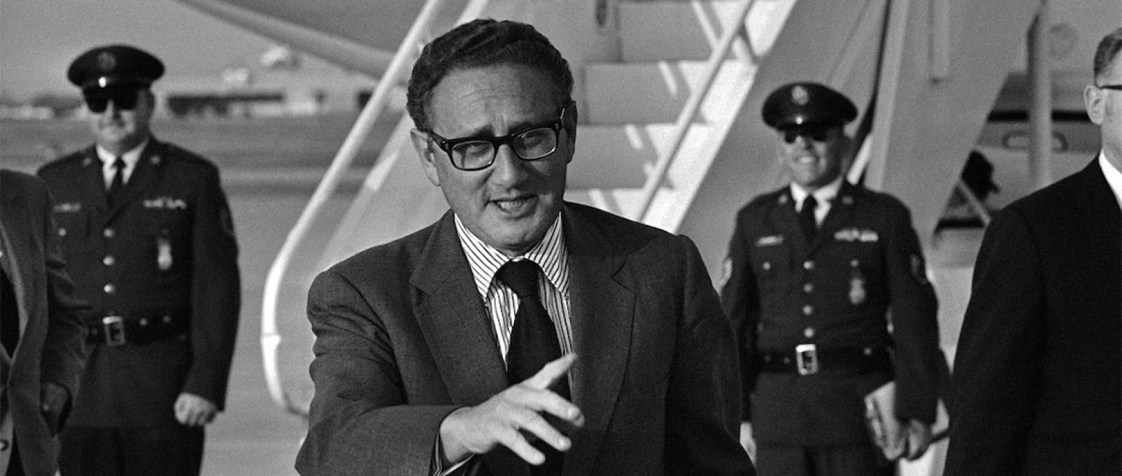 O então conselheiro presidencial Henry Kissinger em junho de 1972, antes de partir em sua quarta viagem à República Popular da China. (James Palmer/AP).