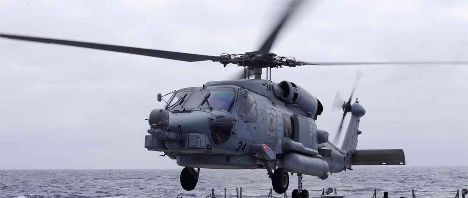 Helicóptero MH-60 (Foto: Tony Wright/US Navy).