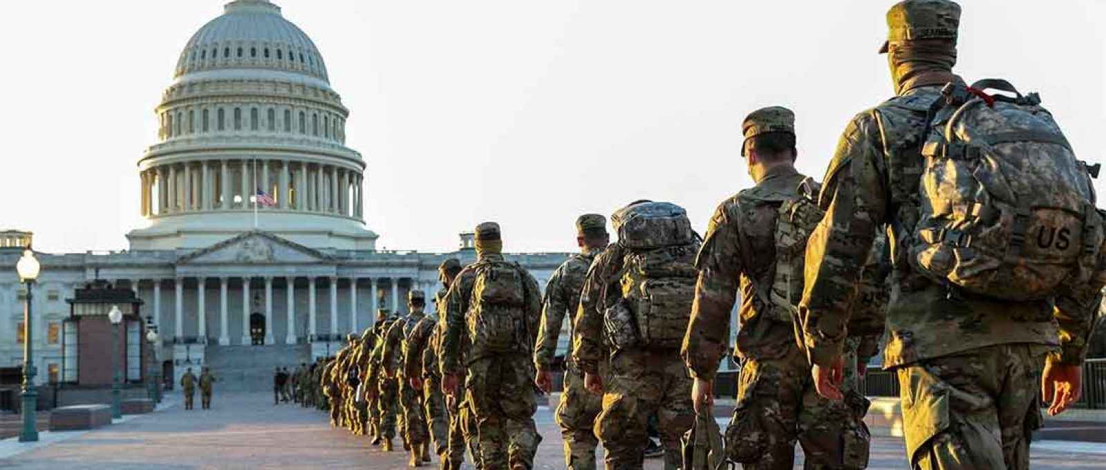 Membros da Guarda Nacional chegam ao Capitólio dos EUA em 12 de janeiro de 2021, em Washington (Foto: Tasos Katopodis/Getty Images).