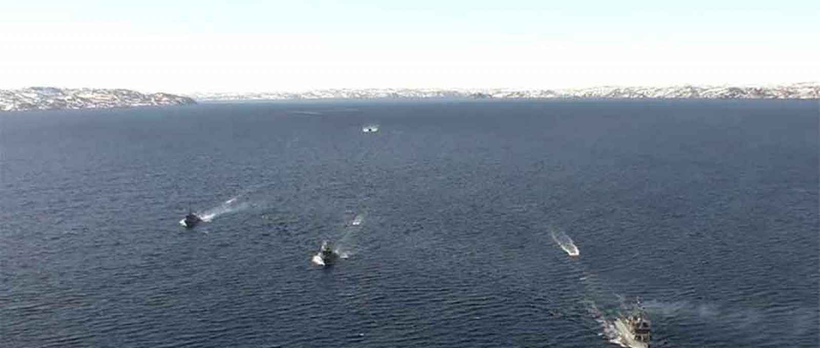 Navios da Frota do Norte da Marinha da Rússia na Baía de Kola (Foto: Serviço de imprensa da Frota do Norte).