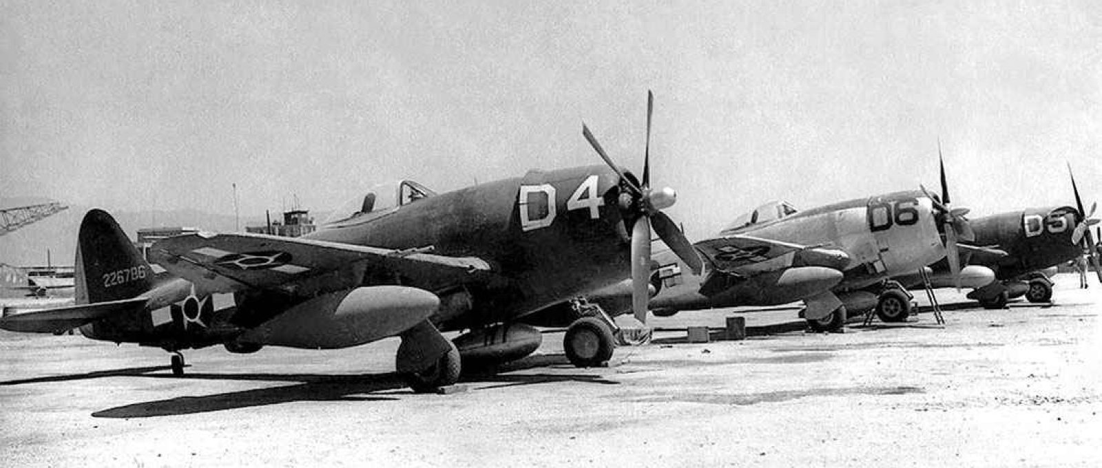 A Força Aérea Brasileira operou um total de 94 caças P-47 Thunderbolt, dos quais 62 estiveram na Itália. Nesta imagem, aeronaves da Esquadrilha Verde, identificada pela letra “D” (FAB).
