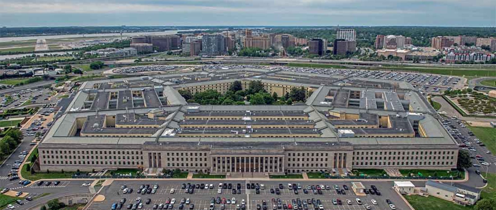 Vista aérea do Pentágono, 11 de maio de 2021 (Brittany Chase/Departamento de Defesa dos EUA).