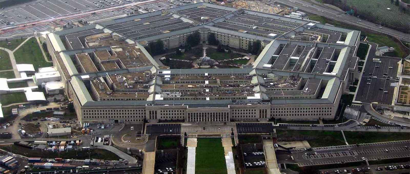 O Pentágono, sede do Departamento de Defesa dos EUA, em foto aérea de janeiro de 2008 (David B. Gleason/Wikimedia Commons/ CC BY-SA 2.0).