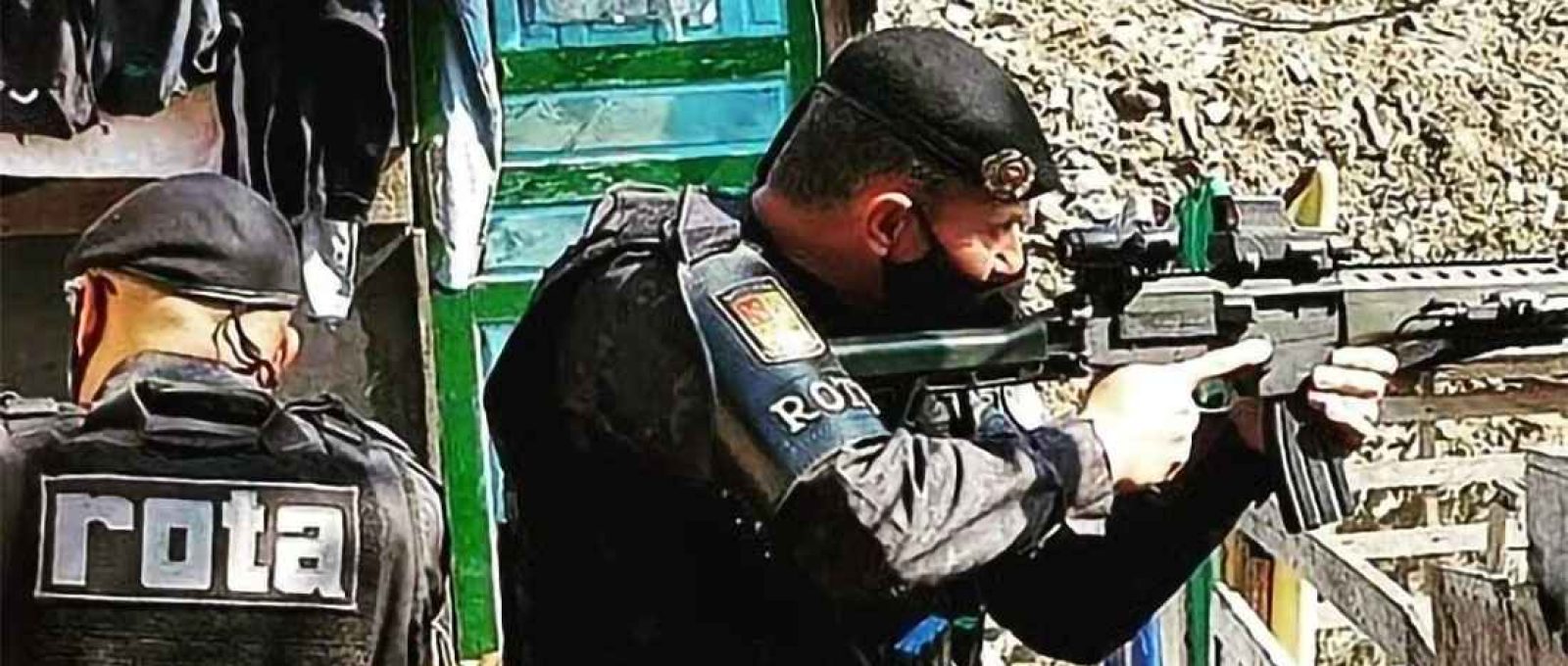 Policiais da ROTA, unidade de elite da Polícia Militar do Estado de São Paulo, durante uma operação no Guarujá, cidade do litoral paulista, em 2020 (Arquivo pessoal do autor).