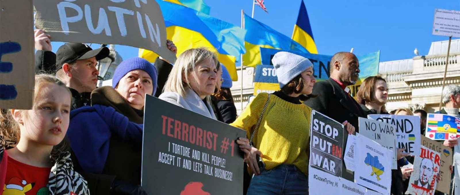Manifestantes protestam em Londres contra o ataque da Rússia à Ucrânia (Jeff Pao/Asia Times).