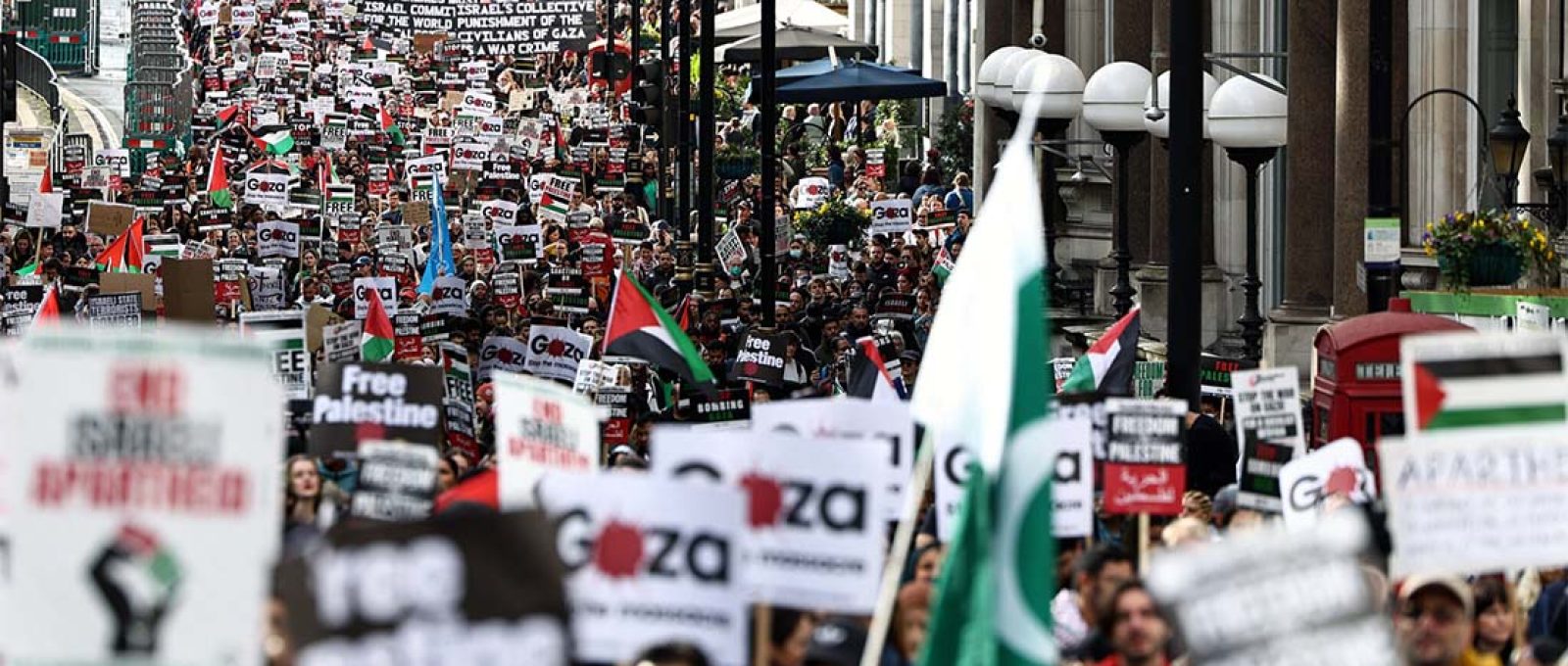 Protestos em Londres em solidariedade à Faixa de Gaza (Henry Nicholls/AFP).