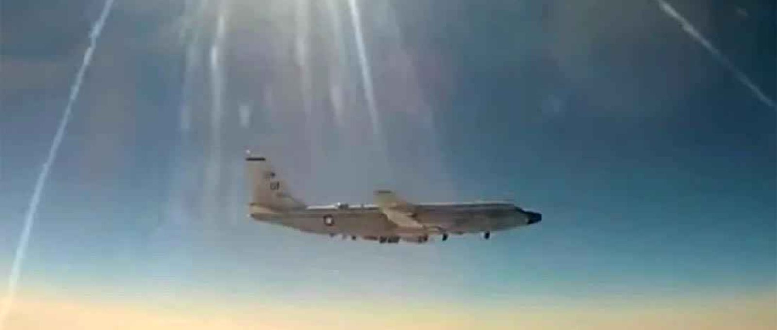 Aeronave de reconhecimento estratégico RC-135W Rivet Joint da USAF (Fonte: Defence Blog).