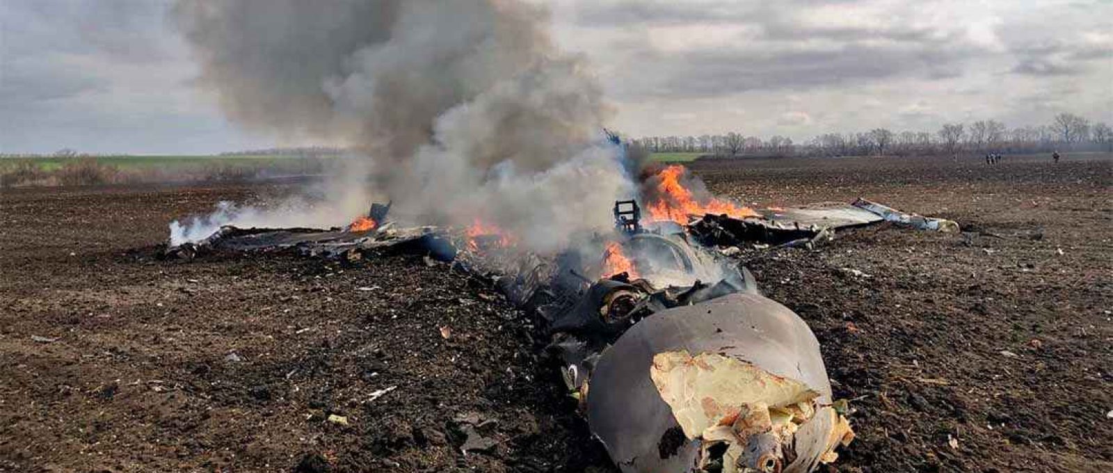 Um Su-35 russo abatido na região de Kharkov, na Ucrânia (AirLive).