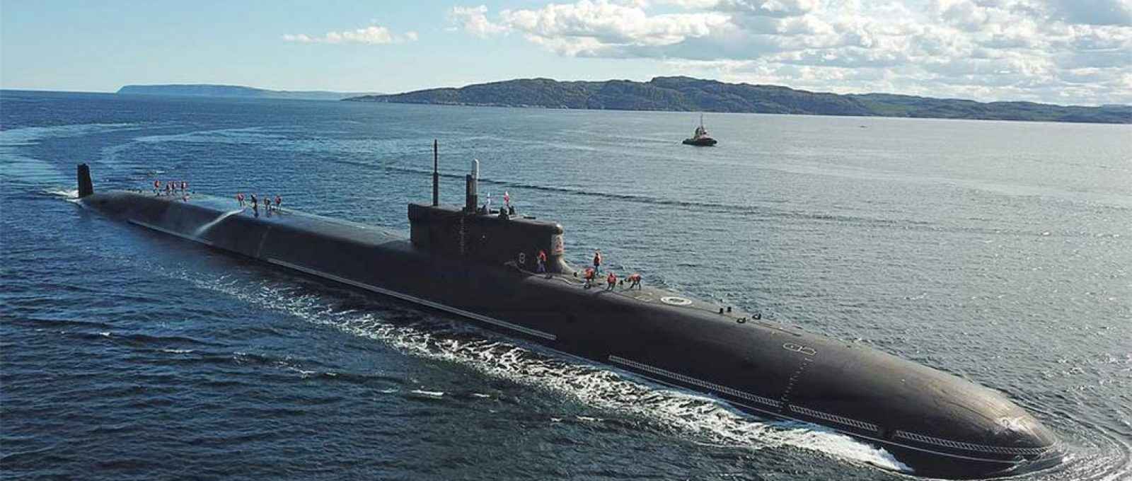 O submarino estratégico de propulsão nuclear Knyaz Vladimir (Foto: Lev Fedoseyev/Tass).