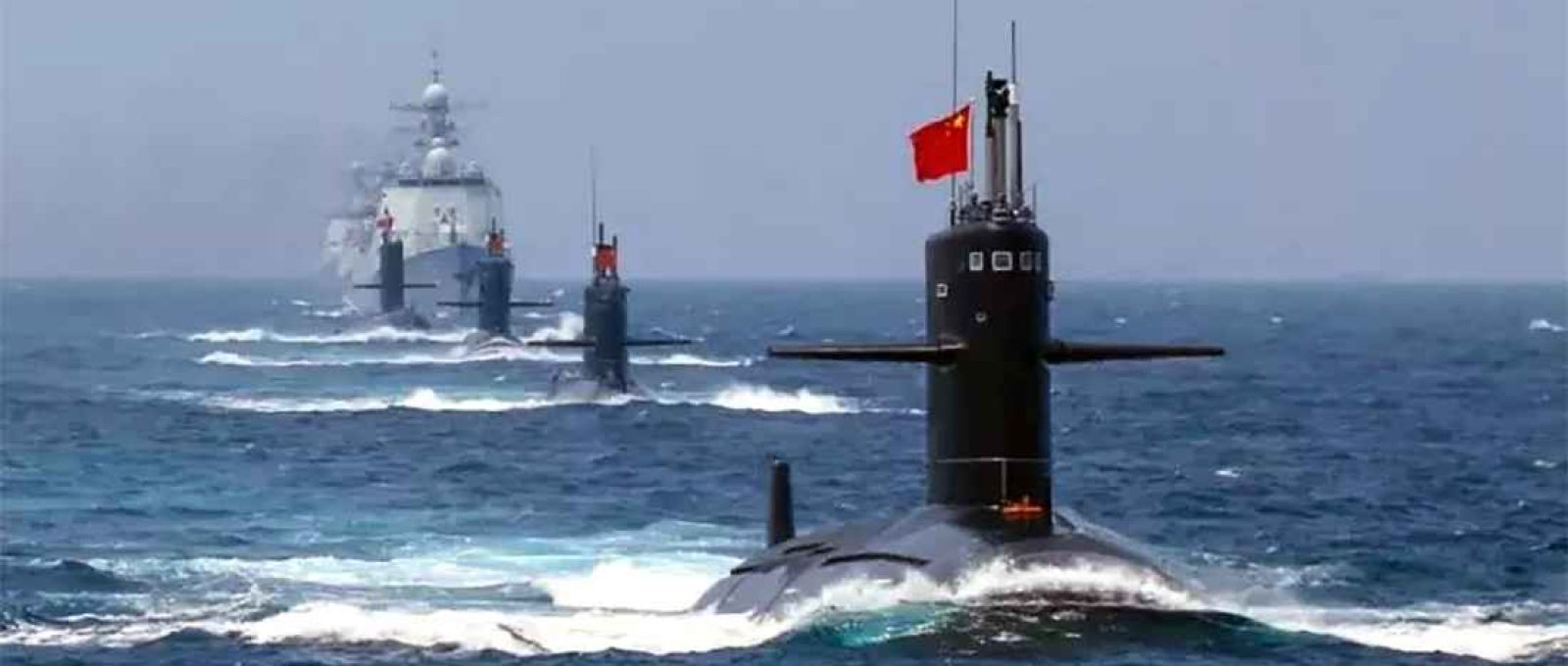 Navios de superfície e submarinos da Marinha do Exército de Libertação Popular em imagem de 20 de outubro de 2020 (Comando do Teatro Norte do Exército de Libertação Popular da China).