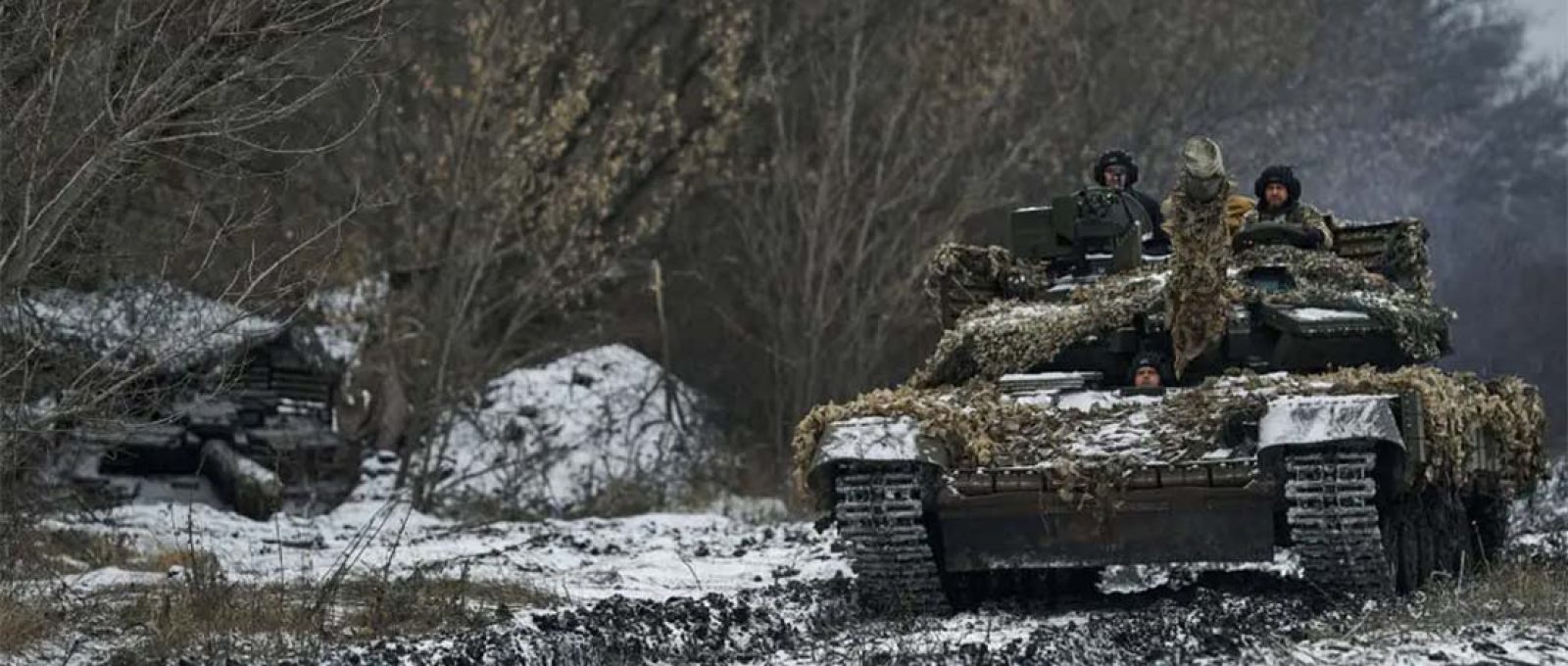 Um tanque T-64 ucraniano na área de Bakhmut, 8 de dezembro de 2023 (Libkos/Getty Images).