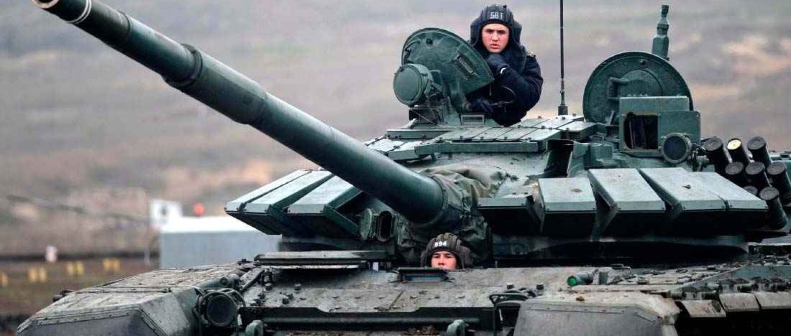 Tropas russas participam de exercícios no campo de tiro Kadamovskiy na região de Rostov, no sul da Rússia, terça-feira, 14 de dezembro (CNN).