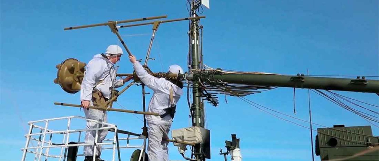 Tropas russas de guerra radioeletrônica (Michael Kofman/Russia Military Analysis).