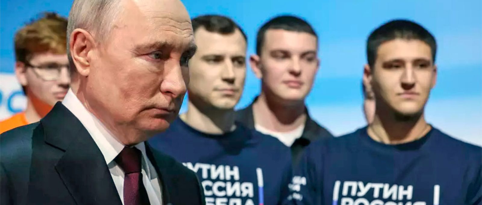O presidente russo, Vladimir Putin, visita sua sede de campanha a eleição presidencial em Moscou, Rússia, domingo, 17 de março de 2024 (Mikhail Metzel/Sputnik via AP).