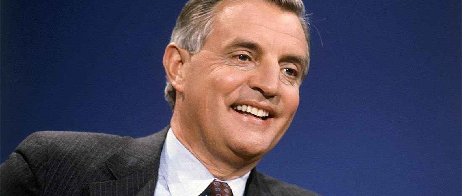 O ex-vice-presidente Walter Mondale no programa de TV da CBS "Face the Nation" em 1982 (Foto: Associated Press).