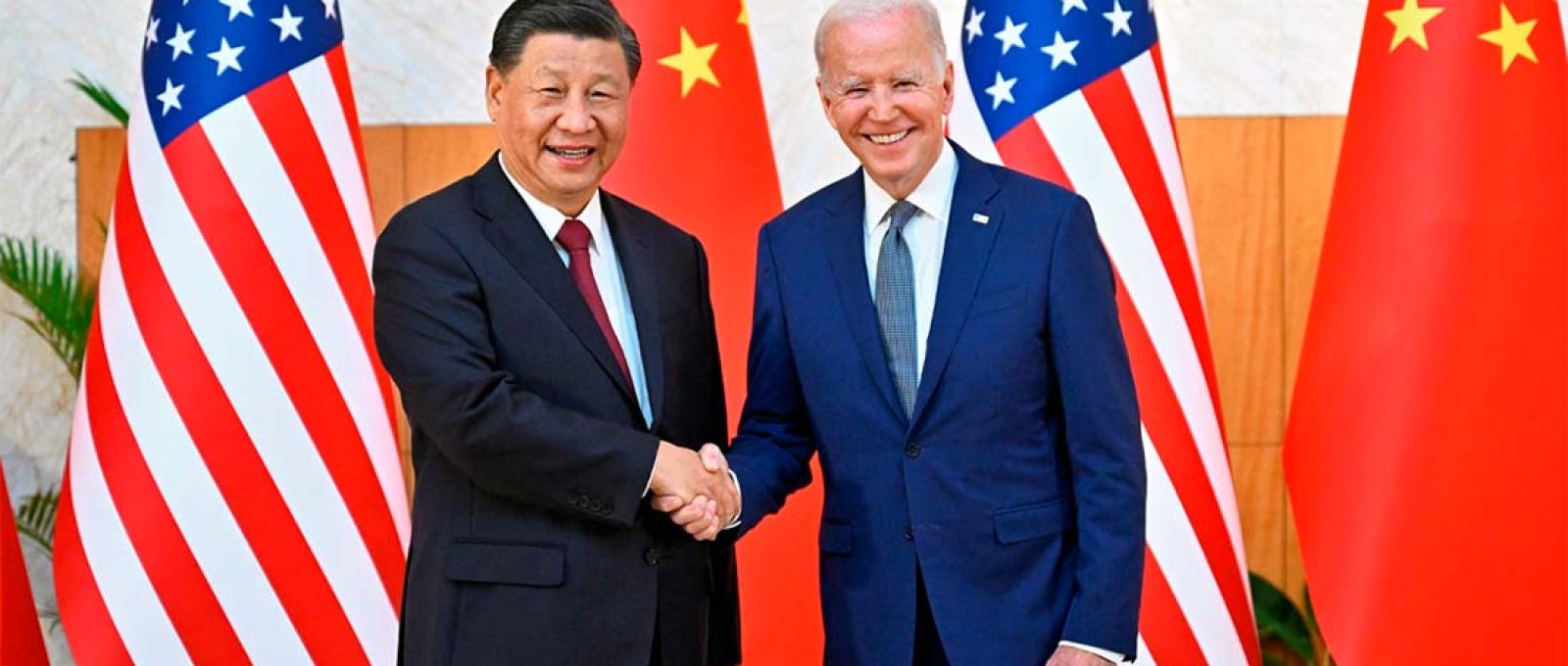 O presidente chinês, Xi Jinping, reúne-se com o presidente dos EUA, Joe Biden, em 14 de novembro de 2022, à margem da Cúpula dos Líderes do G20, em Bali, na Indonésia (Xinhua).